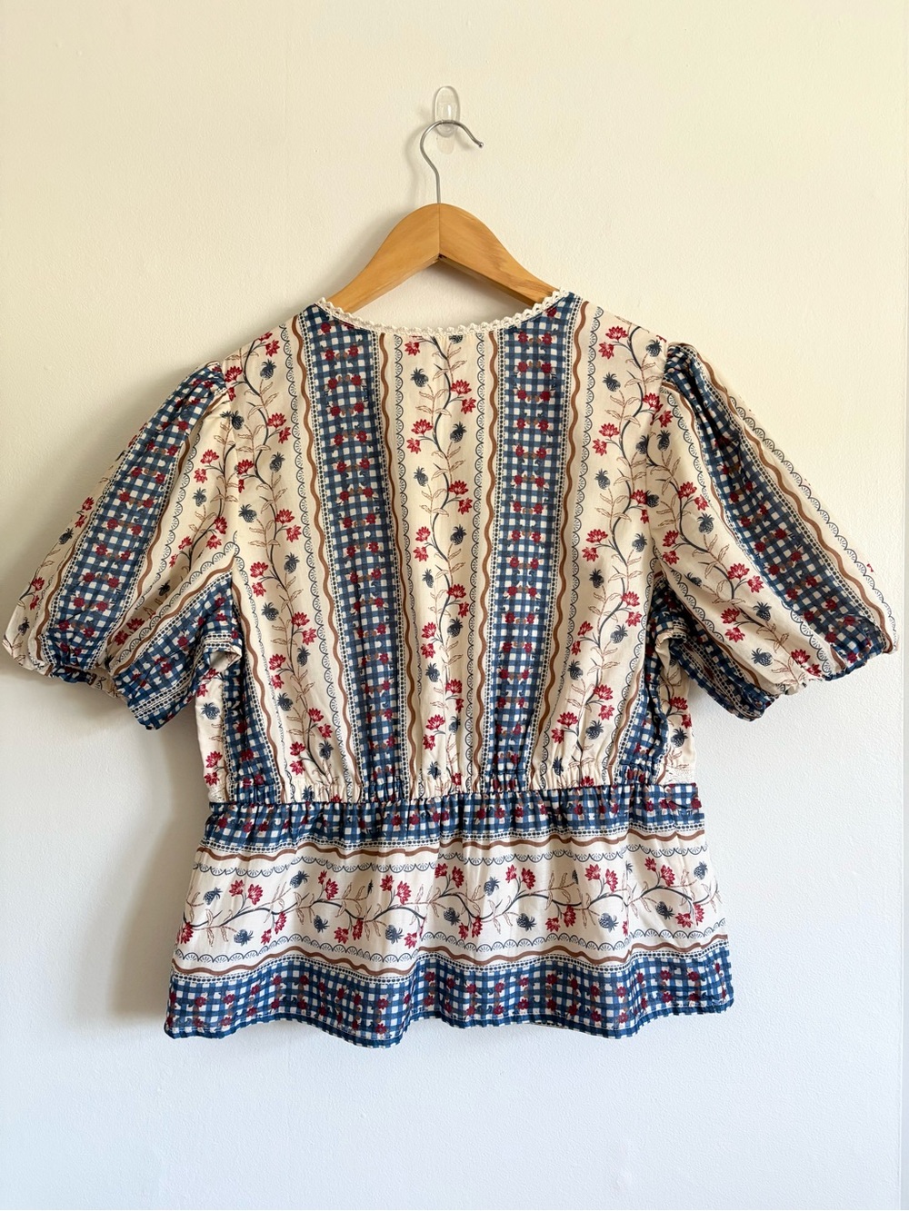 Abercrombie & Fitch Puff Sleeve Button-Through Top in Cream NEW - Picture 6 of 8